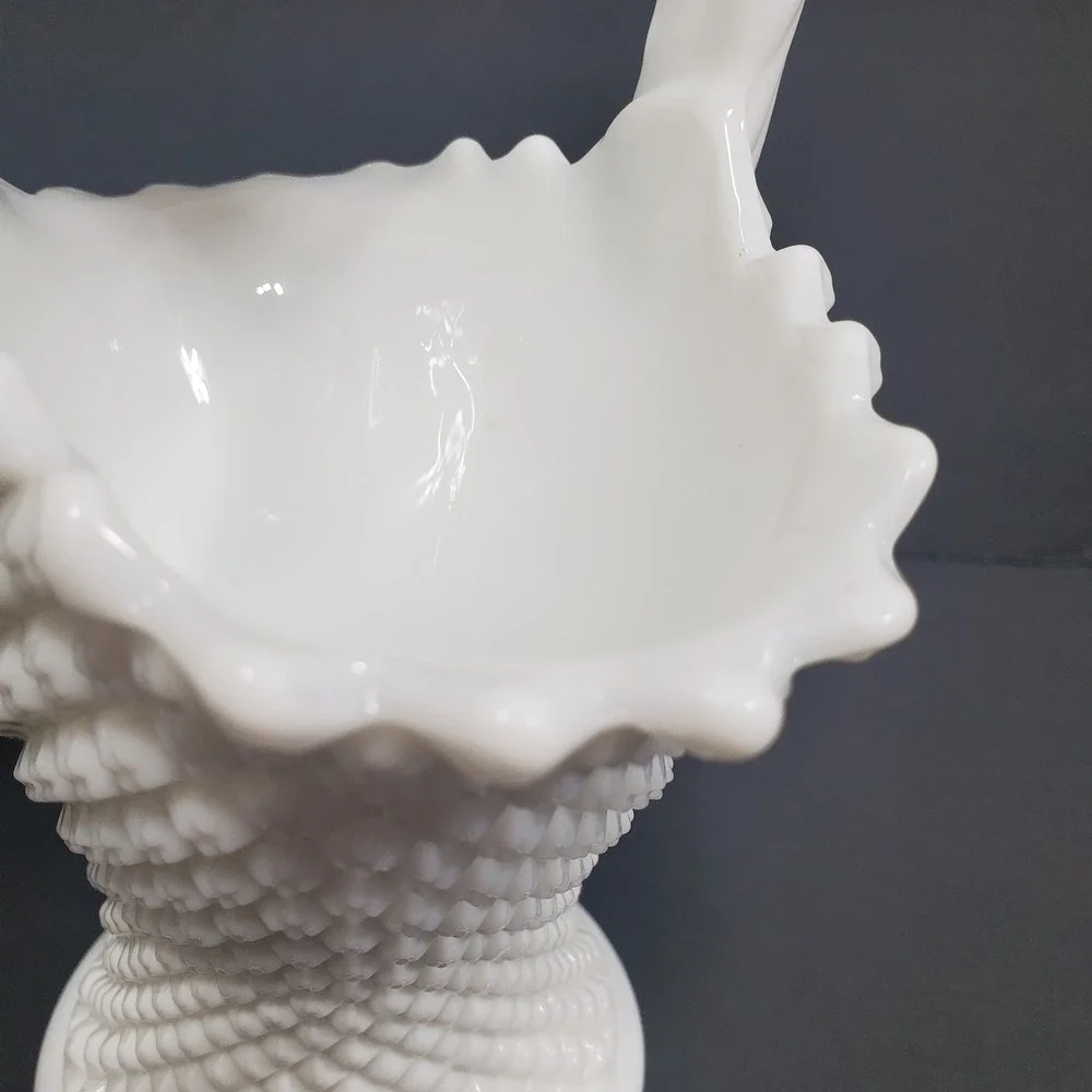 Fenton Milk Glass‎ Basket Home Decor Medium White Diamond Lace Hobnail